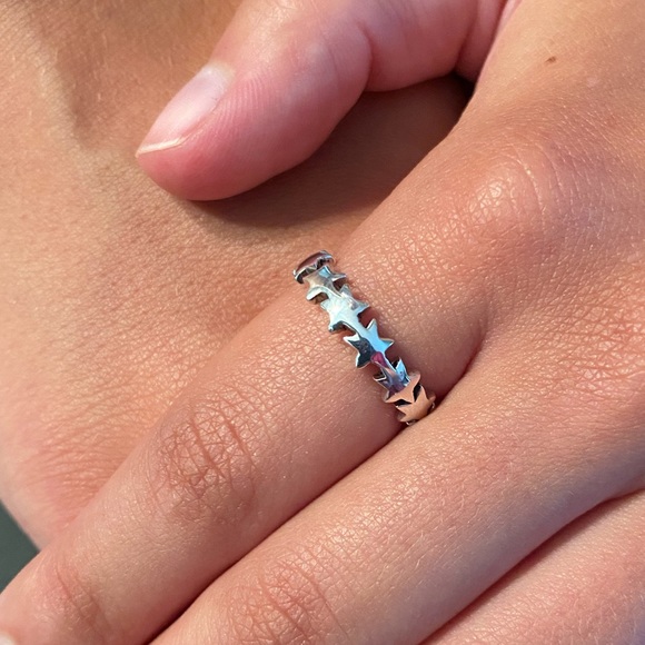 Sale $15 Firm! Sterling Silver Star Band Ring - Picture 13 of 15